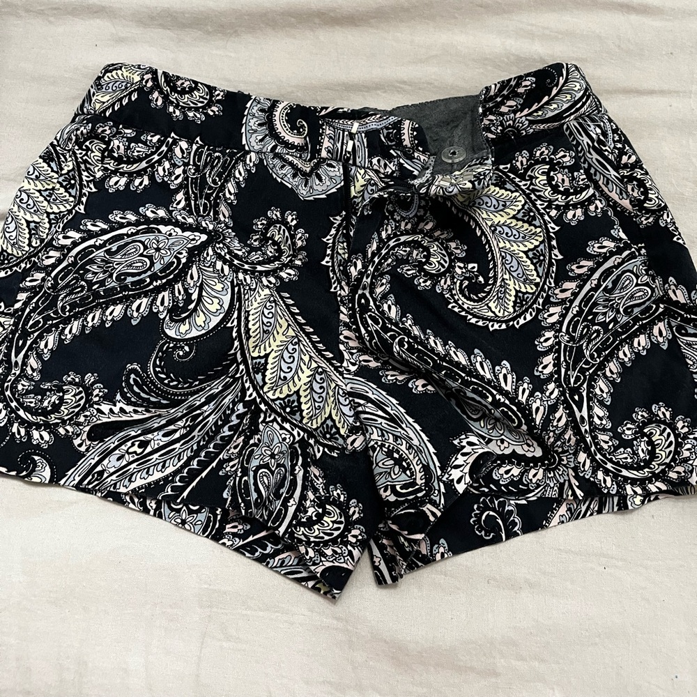 Banana Republic shorts- Hampton Fit